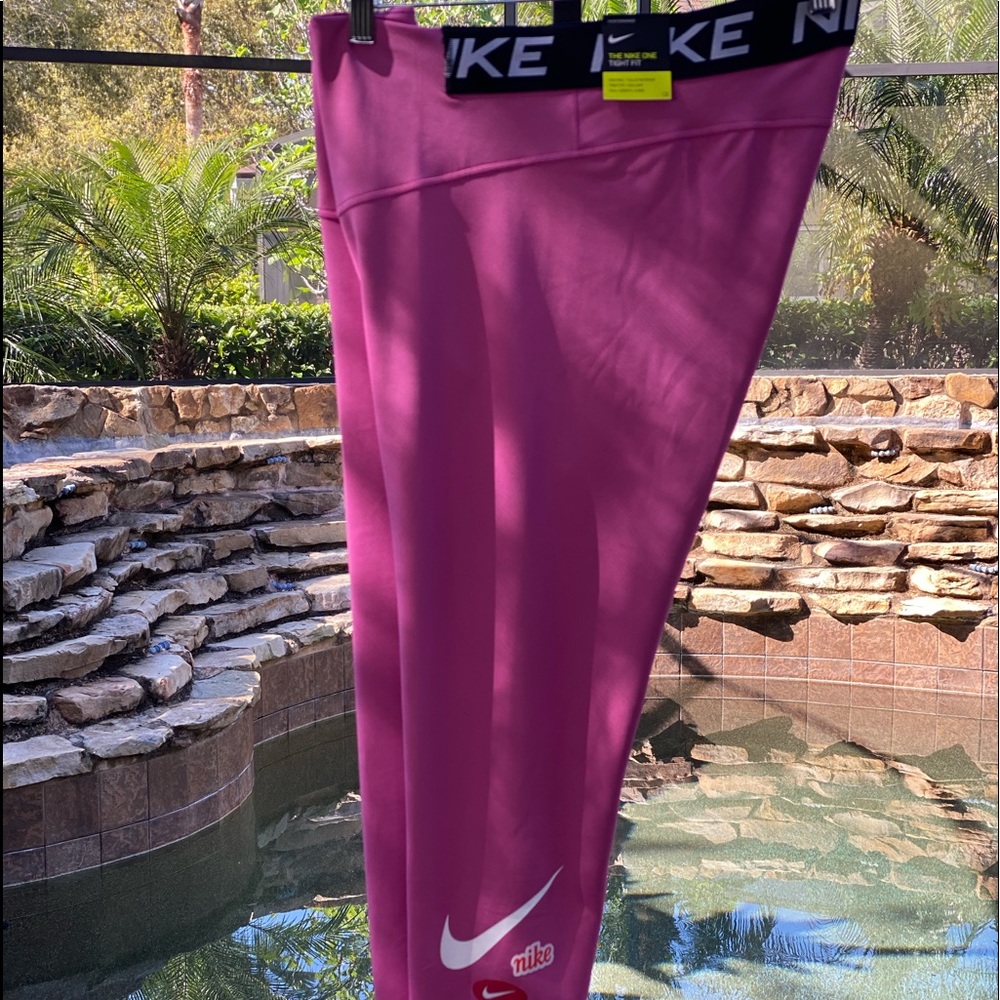 NIKE THE NIKE ONE LEGGINGS PURPLE